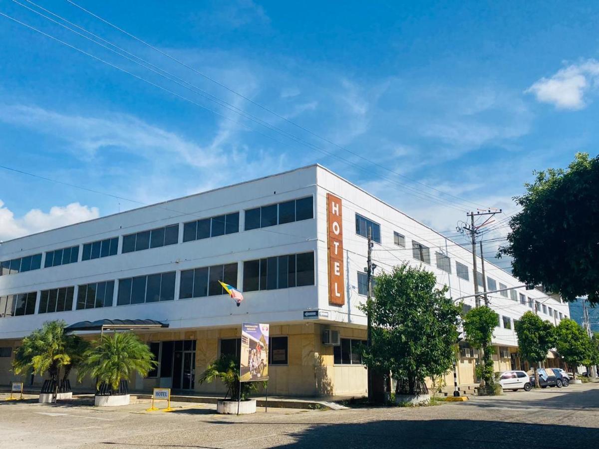 Hotel Mall Santana Del Río La Dorada Esterno foto