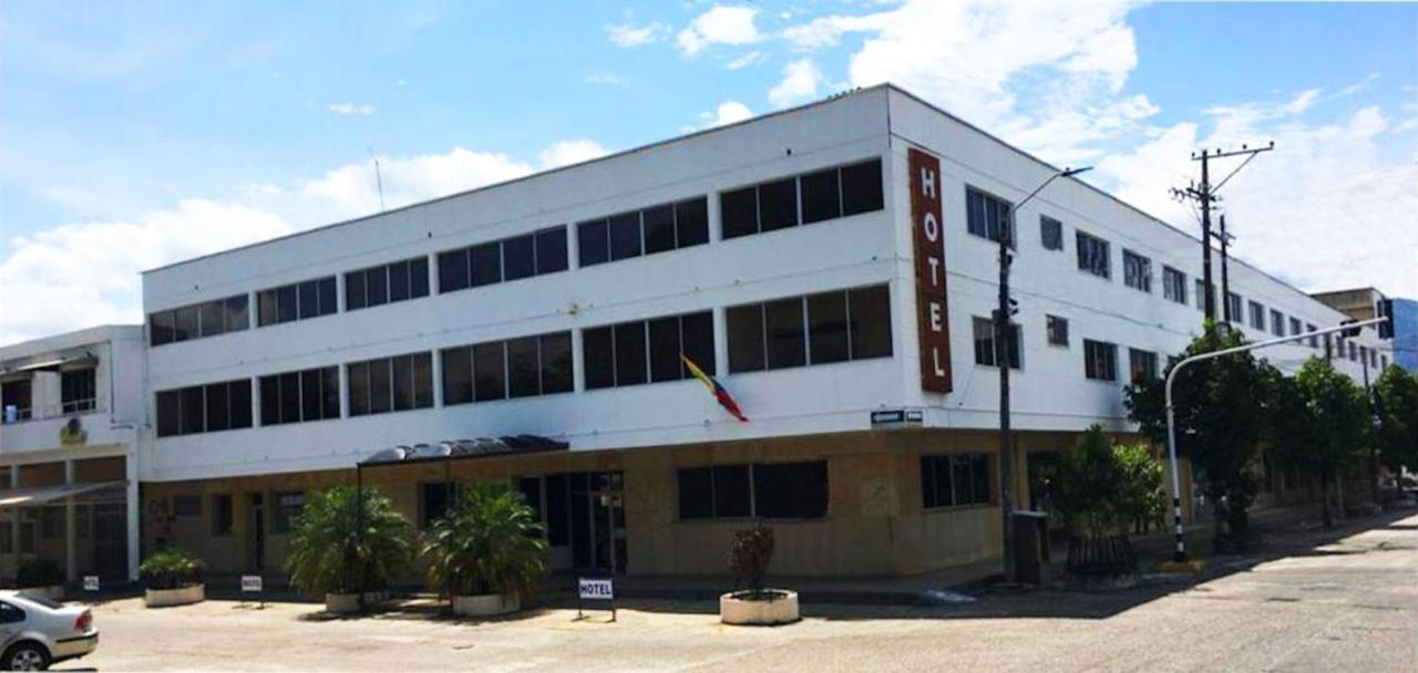 Hotel Mall Santana Del Río La Dorada Esterno foto